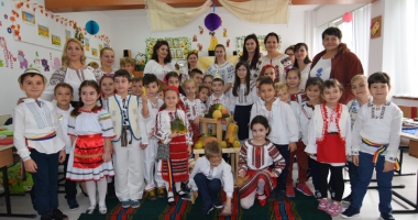 Târg de toamnă la Școala "Tonitza". Toți banii, donați pentru amenajarea plajei terapeutice - 9