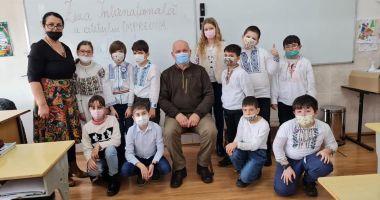 Elevii Școlii nr. 40 au citit alături de actorii Teatrului de Stat - 5