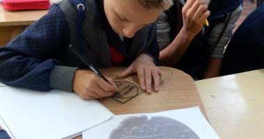 Stire din Cultură-Educație : Studenți bucureșteni, în practică la Școala din Albești