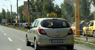 Stire din Eveniment : SCHIMBĂRI MAJORE. Vrei perimisul de conducere? Se SCUMPEȘTE ȘCOALA DE ȘOFERI