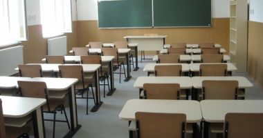 Profesor reţinut 24 de ore! Bărbatul este cercetat pentru agresarea mai multor elevi