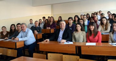 Stire din Cultură-Educație : Școală de afaceri la Liceul "Ovidius"