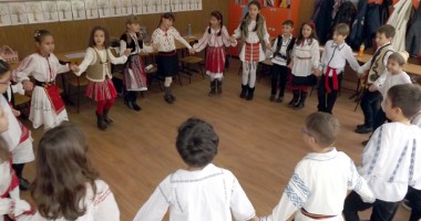 Stire din Cultură-Educație : Octombrie special pentru Școala "Dimitrie Cantemir"