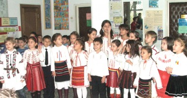 Cum și-au exprimat elevii de la Școala "Cantemir" bucuria Unirii
