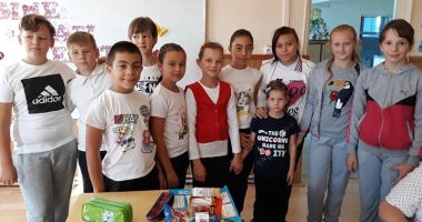 Fapte bune  și lacrimi  de emoție, la  Școala Ghindărești - 3