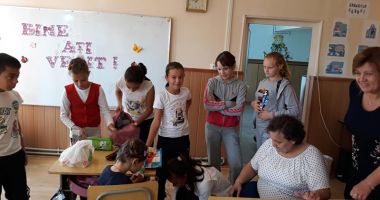 Fapte bune  și lacrimi  de emoție, la  Școala Ghindărești - 4