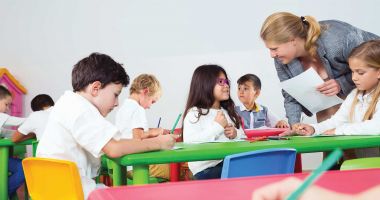 Stire din Cultură-Educație : Deca: Numărul consilierilor școlari a crescut cu 50%