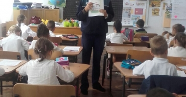 Elevii constănțeni, față în față cu polițiștii! - 2