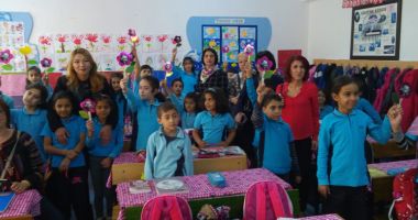 Stire din Cultură-Educație : Școala "Ion Minulescu" pune accent pe educația multiculturală