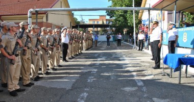 Stire din Eveniment : Început de drum pentru "bobocii" de la Școala de Maiștri Militari