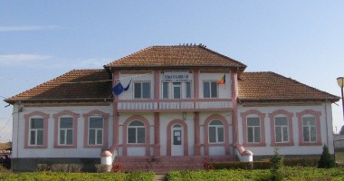 Stire din Politică-Administrație : Școala din Nisipari, gazda evenimentului "Întâlnirea Fiilor Satului"
