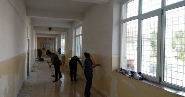 "Dacă vrei, poți!". Școala Gimnazială nr. 8 Constanța, renovată în doar câteva zile - 3