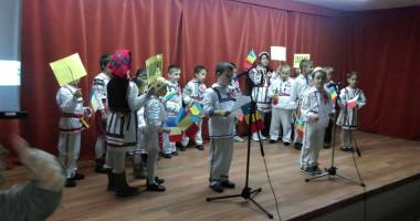 Elevii din Poarta Albă  au sărbătorit  "Unirea-n cuget și simțiri" - 2