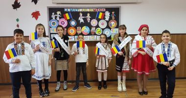 Ziua de 1 Decembrie, sărbătorită şi la Școala Gimnazială nr. 1 Poarta Albă - 2