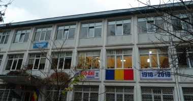 Stire din Social : Școală din centrul Constanței, fără căldură în miezul iernii. Elevii și profesorii tremură de frig în clase