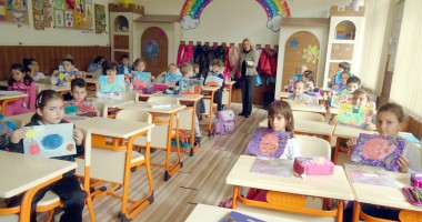 Stire din Cultură-Educație : Cum vede un elev de-a IV-a o zi pe Marte