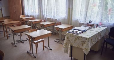 Stire din Eveniment : 162 de școli au fost luate la control de polițiști. Iată care a fost motivul