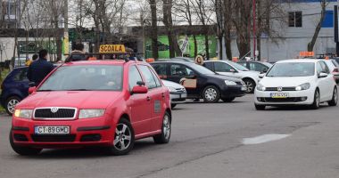 Stire din Social : Școlile auto se pregătesc să-și redeschidă porțile