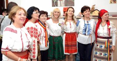 Stire din Cultură-Educație : Școlile își omagiază patronii spirituali cu inaugurări