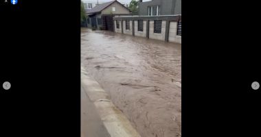 Stire din Social : Teroare în comuna Lumina. Apa a intrat în gospodării, oamenii cer ajutor autorităților locale