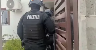 Stire din Eveniment : Percheziții ale polițiștilor în Constanța într-un dosar penal privind nerespectarea regimului armelor