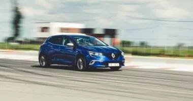 Stire din Eveniment : Urmărire ca în filme. Șofer prins după ce a gonit cu 138 km/h și a fugit de poliție