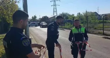 Stire din Eveniment : Mărturia femeii din Galați, după ce o dronă s-a prăbușit în curtea sa: „Mi-a fost frică. Bine că am scăpat cu viață”