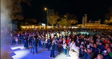 Stire din Social : Stațiunea Mamaia a dat startul verii. Minivacanța de 1 Mai 2026 confirmă statutul de capitală a distracției de pe litoral