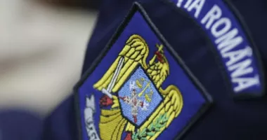 Stire din Eveniment : Scandal uriaș în poliție. Agenți acuzați că au permis întâlniri intime în arest contra unor sume de bani
