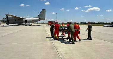 Misiune umanitară a Forțelor Aeriene Române pentru salvarea a doi pacienți cu arsuri grave