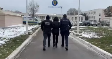 Stire din Eveniment : O femeie a ajuns în spatele gratiilor după ce și-a scos dispozitivul de monitorizare