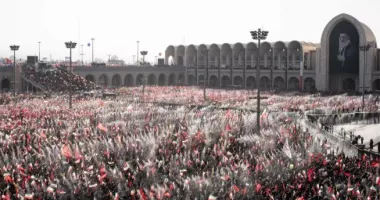 Iran: Zeci de mii de participanți la slujba de înmormântare pentru Ali Khamenei săvârșită în a doua zi a funeraliilor publice