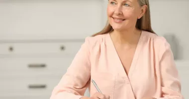 Stire din Social : Cine sunt pensionarii care vor primi între 600 și 1.000 de lei de Paște și de Crăciun