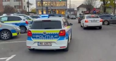 Stire din Eveniment : Drifturi în Portul Turistic Tomis. Șoferul, băut și fără permis, a fost reținut