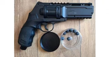 Stire din Eveniment : Deținătorii de arme, la control. Ce au depistat oamenii legii