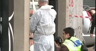Stire din Cultură-Educație : Jaf la o casă de amanet, în plină zi! Angajata, curentată și încătușată