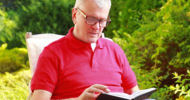 Stire din Cultură-Educație : Autorul cărților cu James Bond, comemorat de bibliotecarii constănțeni