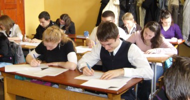 Stire din Cultură-Educație : Se încheie înscrierile  la etapa locală  a olimpiadei  de chimie