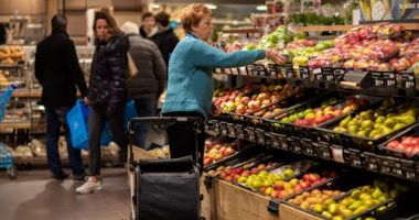 Stire din Economie : Strategie comercială înainte de scumpiri: „Cumpără acum până nu se scumpeşte tot”