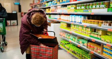 Stire din Economie : Noi scumpiri la alimente în România. Ce spun economiștii