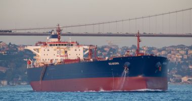 Stire din Actualitate : Scurgeri de petrol în Marea Neagră, după ce două petroliere ruseşti au suferit avarii. Cel puţin o persoană a murit