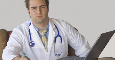 Stire din Sănătate : Medicii de familie cer să fie scutiți de impozitul pe venit
