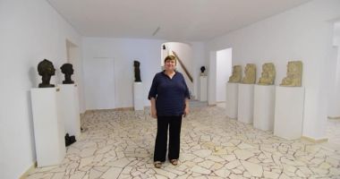 Stire din Cultură-Educație : Seară culturală în fața Muzeului "Ion Jalea"