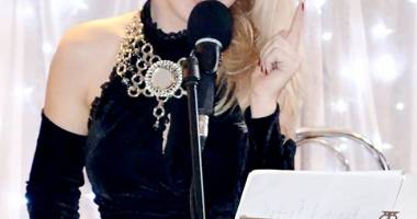 Stire din Cultură-Educație : Seară de muzică și poezie în Club Doors