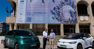 Stire din Cultură-Educație : Cardinal Motors este partenerul de mobilitate al Festivalului SEAS