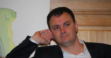Stire din Politică-Administrație : Sebastian Ghiță a demisionat din PSD