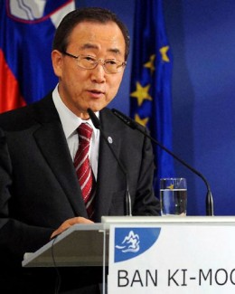 Stire din Actualitate : Secretarul general al ONU a vizitat împrejurimile centralei nucleare de la Fukushima