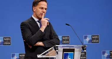 Stire din Actualitate : Secretarul general Mark Rutte îndeamnă țările NATO să nu uite de Ucraina