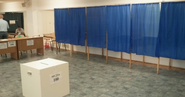 Stire din Politică-Administrație : PMP vrea mai multe secții de votare în diaspora
