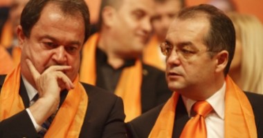 Stire din Politică-Administrație : Ședința Colegiului Director al PDL începe la ora 14.00